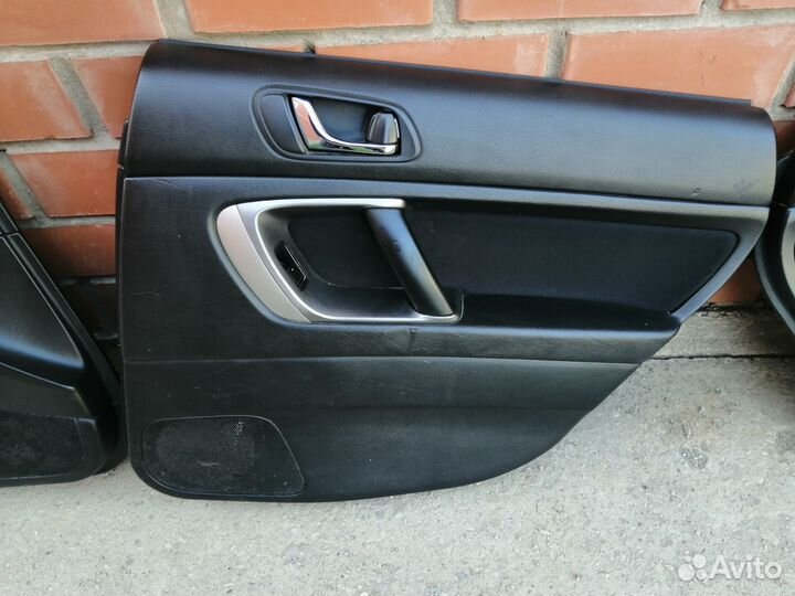 Обшивка дверей Subaru Legacy
