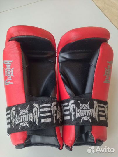 Шлем и перчатки для тхэквондо