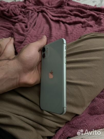 Телефон iPhone 11