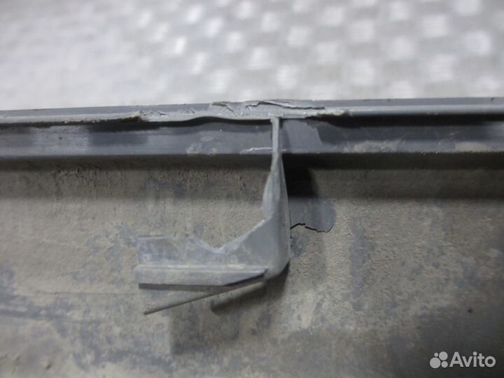 Накладка крыла правая Mercedes-Benz A9438800236