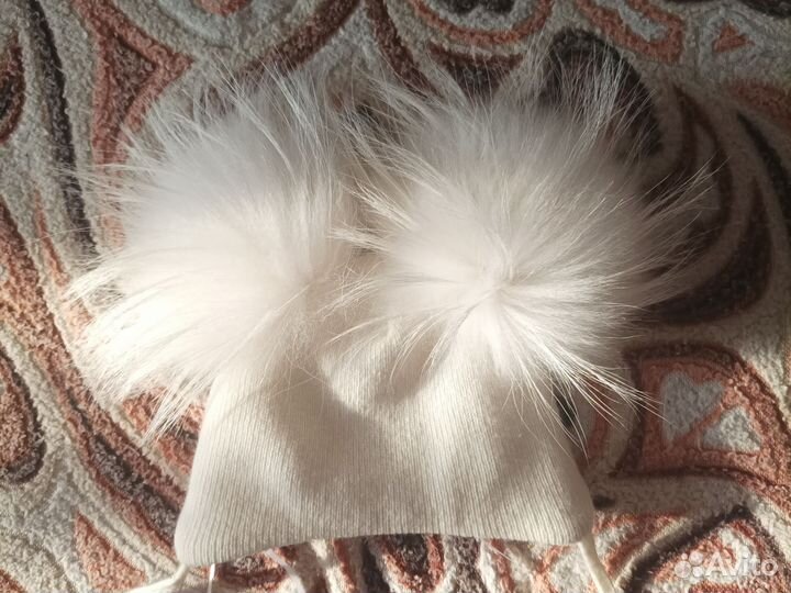 Шапка на выписку зимняя,носочки вязаные теплые