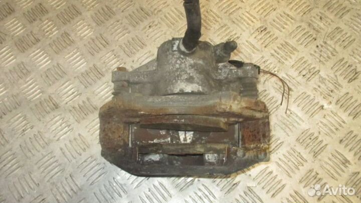 Суппорт передний левый Mercedes-Benz E W211