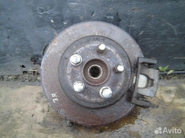 Ступица задняя правая Dodge Magnum 1