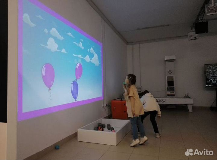 Интерактивная стена кидалки для детей