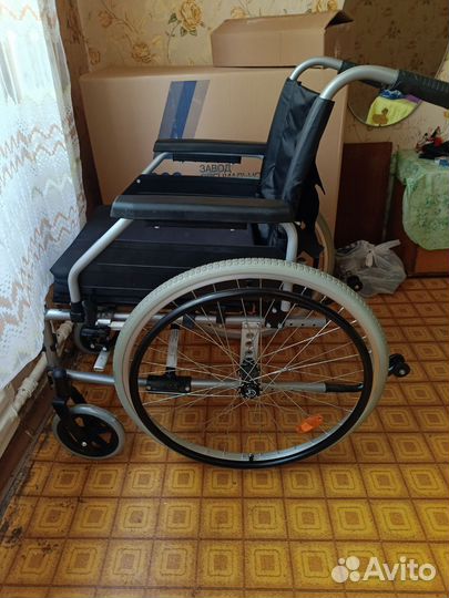 Инвалидная коляска новая