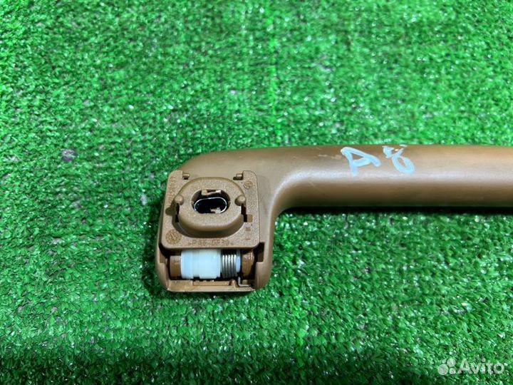 Ручка потолка Audi A8 седан 4.2 2004