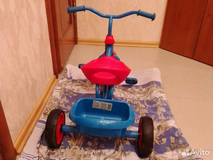 Велосипед трёхколёсный