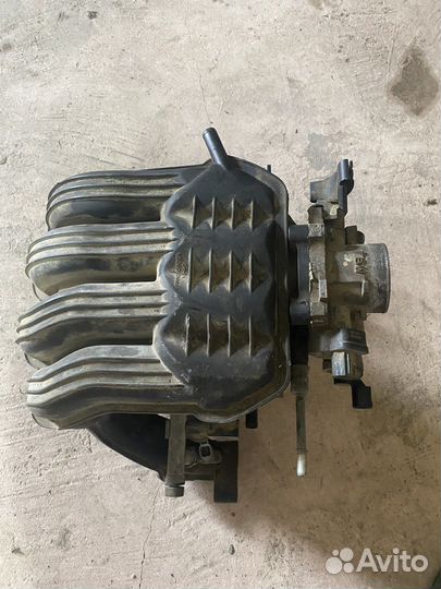 Дроссель с впускным коллектором Chrysler 2.4
