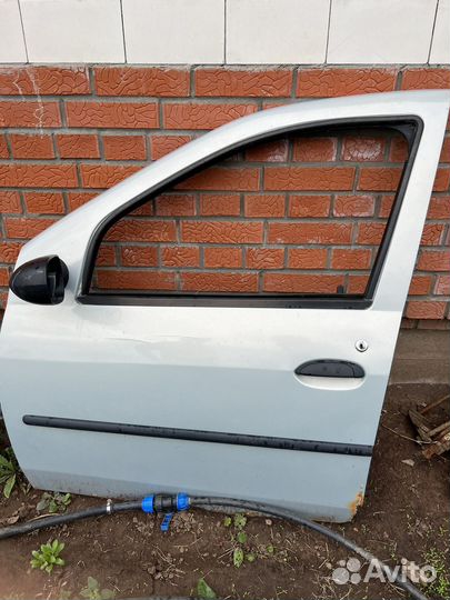 Дверь logan левая