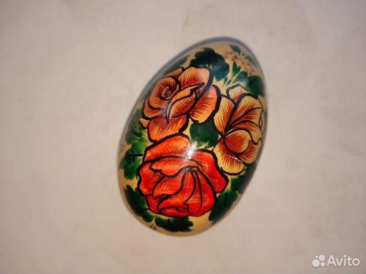 Яйцо, маленький ковш. Хохлома