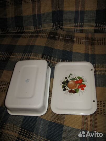 Эмалированные емкости с крышками, новые, СССР