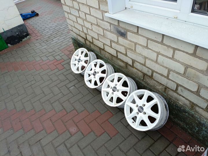 Продаю диски на Ниссан AD