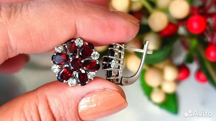 Серьги с пиропами 7,8ct, 16*16 мм, 7,68 гр, 925
