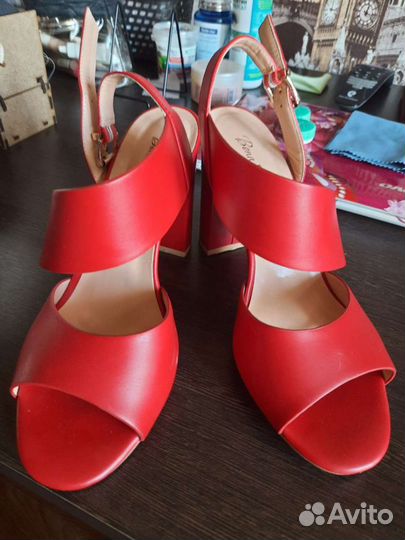 Босоножки bona mente