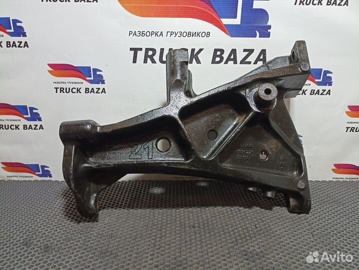 Кронштейн переднего бампера левый Scania 5-series