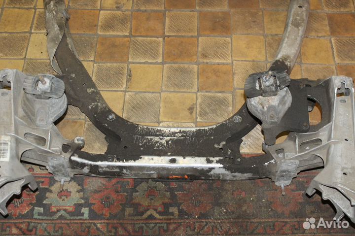 BMW Е60 Передний подрамник 31116782458