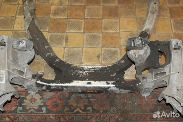 BMW Е60 Передний подрамник 31116782458