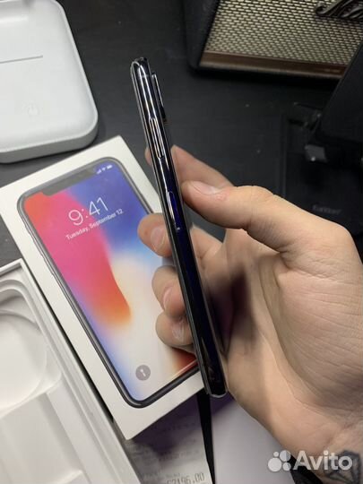 iPhone X, 64 ГБ