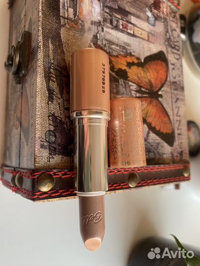 Губная помада