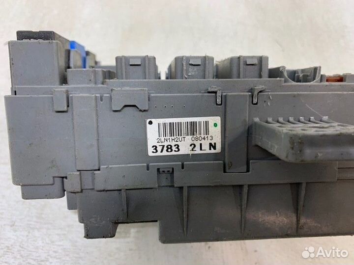 Блок предохранителей передний Honda Civic 5D