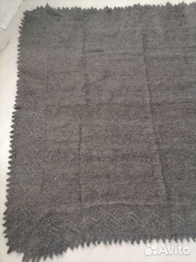 Пуховый платок шаль