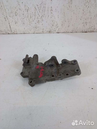 Кронштейн генератора Mitsubishi Lancer 10