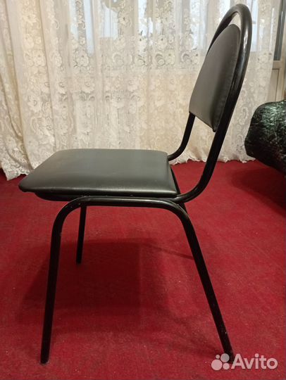 Стулья для офиса черные