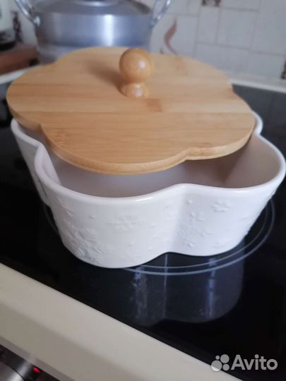 Контейнер для хранения продуктов. новый