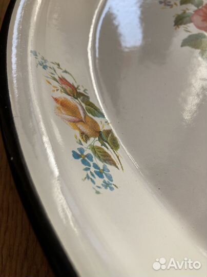 Эмалированное блюдо