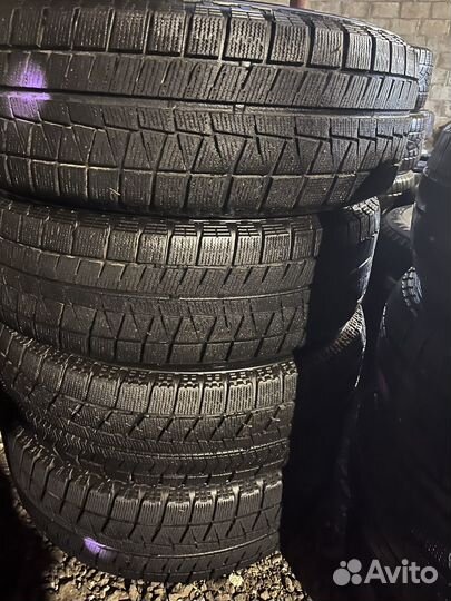 Bridgestone Blizzak Revo GZ 215/65 R16