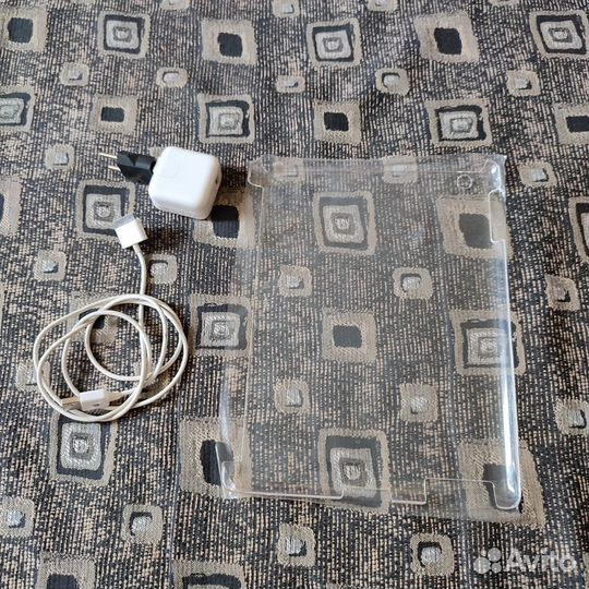 Apple iPad 2 64Gb WiFi + 3G (черный) + аксессуары