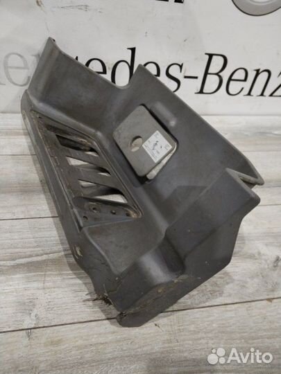 Подножка Mercedes-Benz Actros MP2 OM501