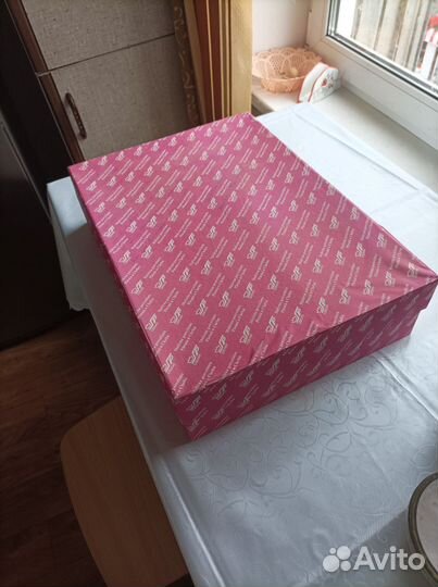 Фарфоровый чайный сервиз