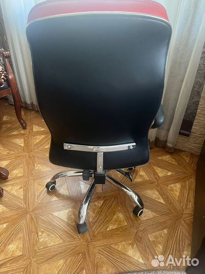 Компьютерное кресло