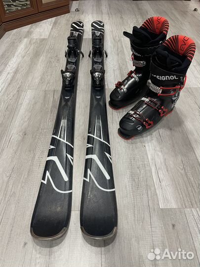 Комплект горных лыж