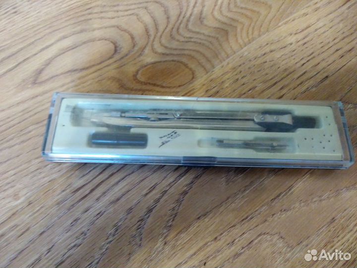 Готовальня ученическая