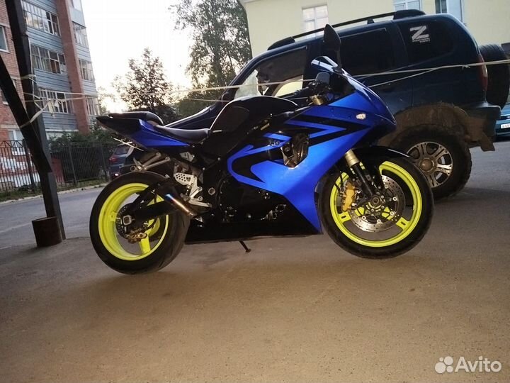 Suzuki gsx r-750