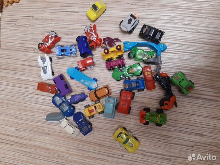 Игрушки из киндера разные