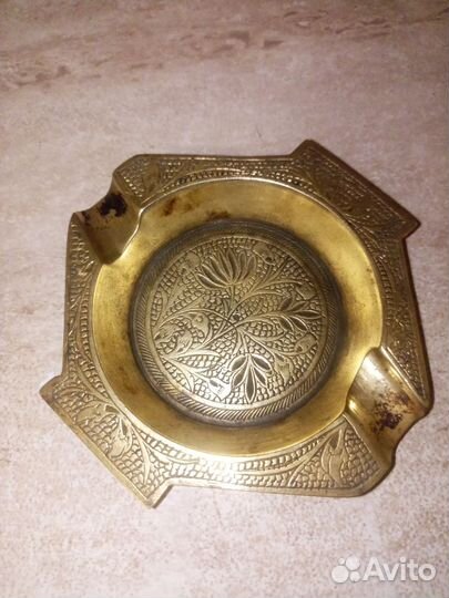 Пепельница индия латунь