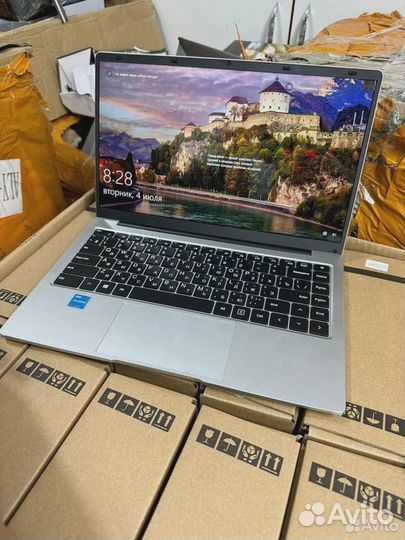 Ноутбук новый на гарантии