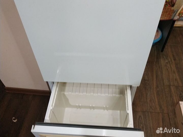Холодильник бу стинол 104