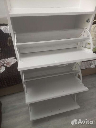 Обувница белая