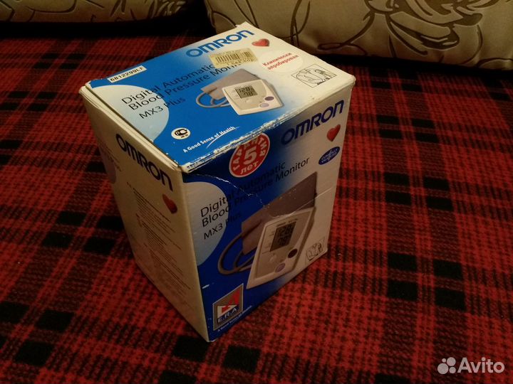 Коробка и паспорт к тонометру omron MX3 Plus
