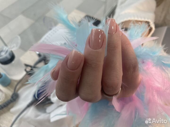 Маникюр с покрытием гель лак Сколково