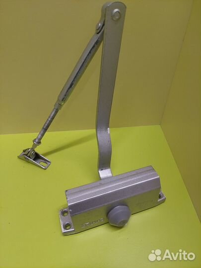 Доводчик дверной