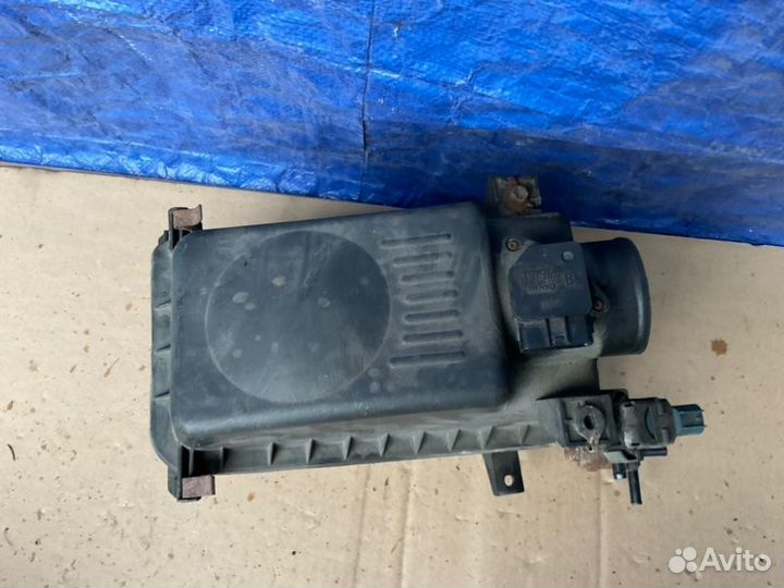 Корпус воздушного фильтра Pontiac Vibe 1G LV6