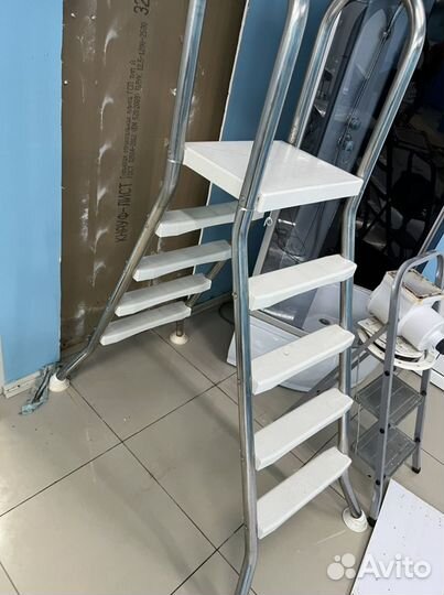 Лестница для бассейна