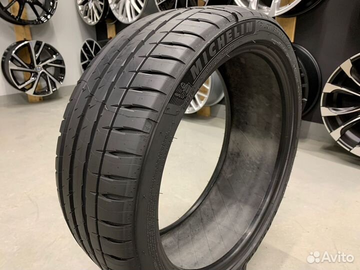 Michelin Pilot Sport 4 S 285/35 R19 103Y