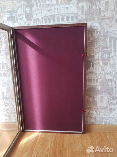 Витрина для коллекции медалей, значков, наград