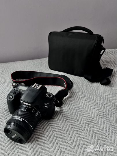 Зеркальный фотоаппарат Canon EOS 77D
